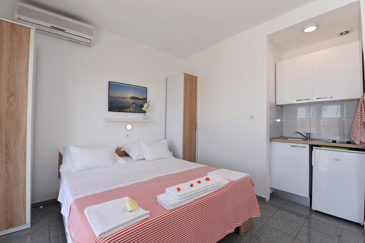 Makarska Sea View Rooms Bagian luar foto
